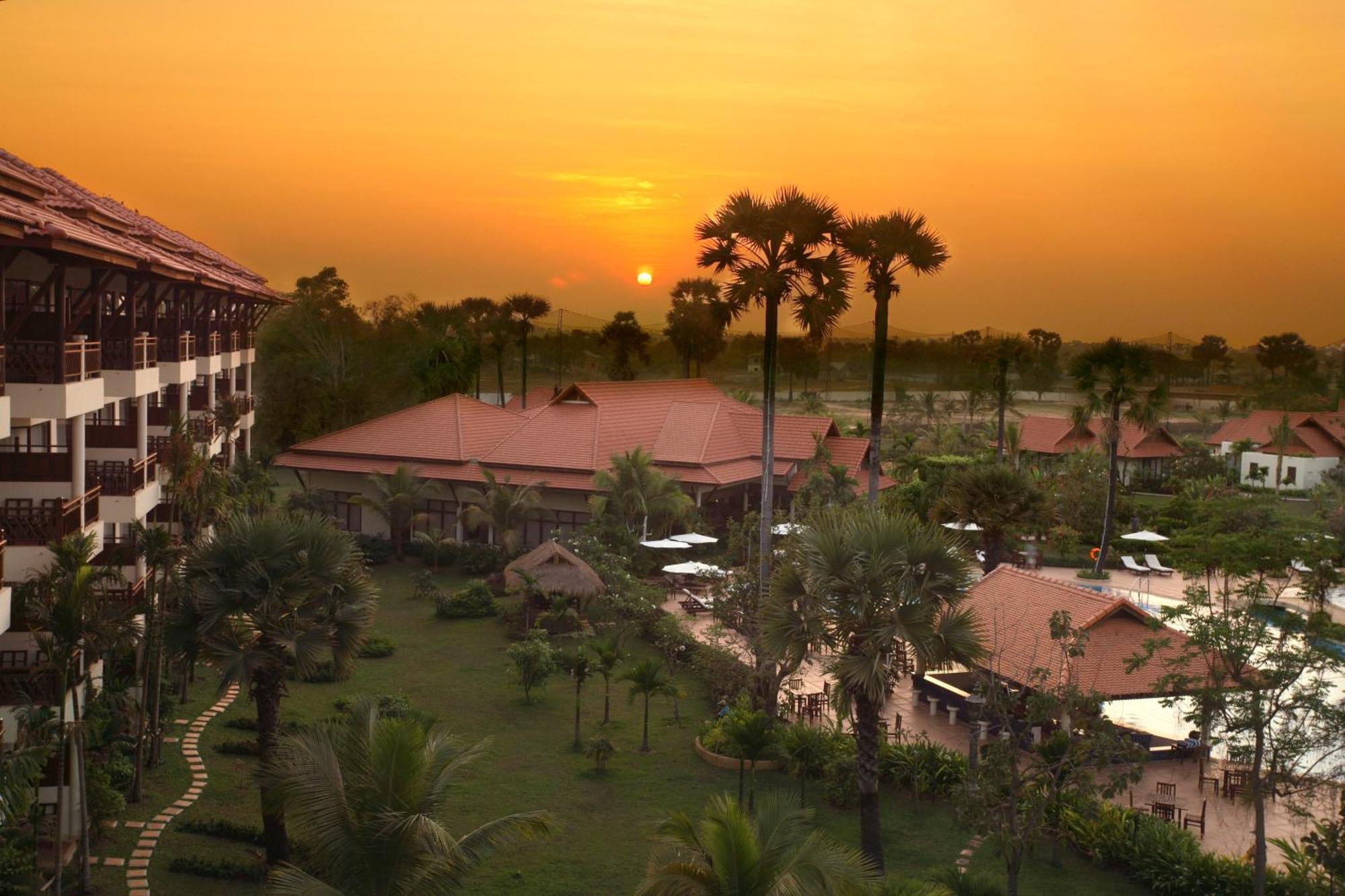 Angkor Palace Suite&Villa Ciudad de Siem Riep Exterior foto